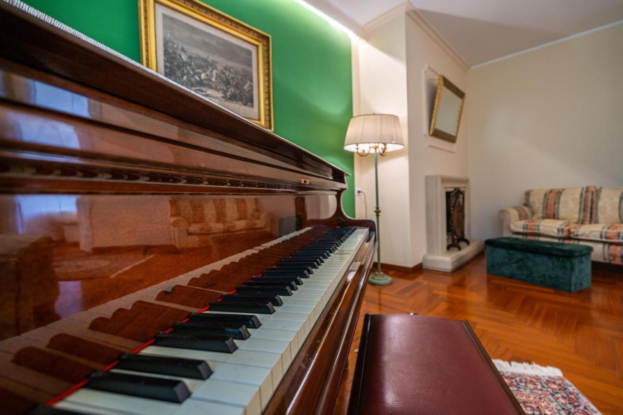 אגרופולי Musae Apartments מראה חיצוני תמונה