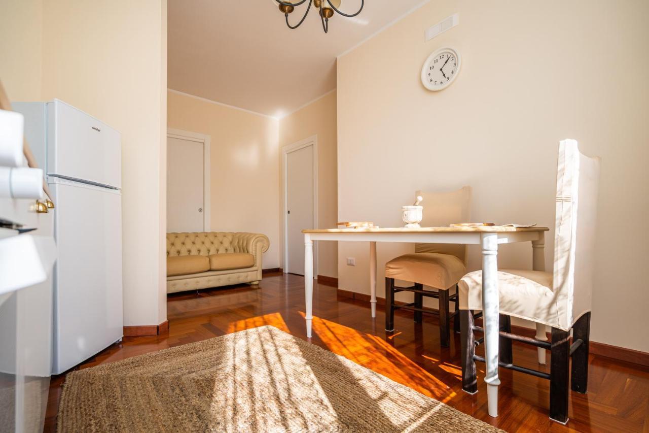 אגרופולי Musae Apartments מראה חיצוני תמונה