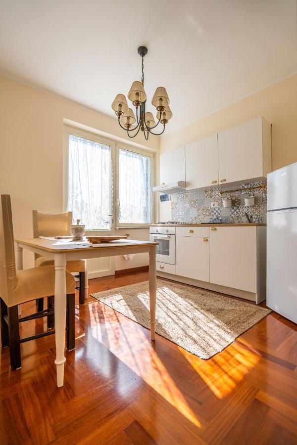 אגרופולי Musae Apartments מראה חיצוני תמונה