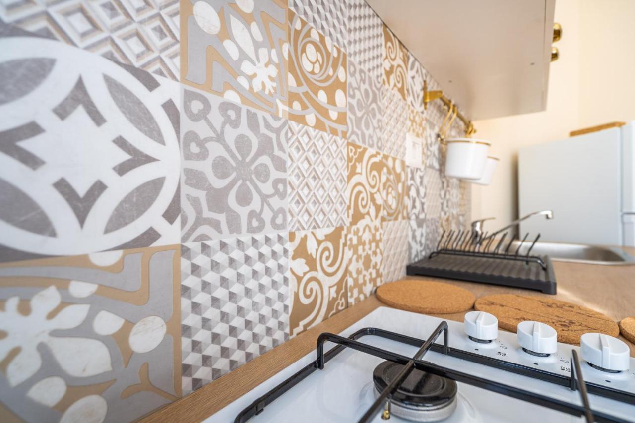 אגרופולי Musae Apartments מראה חיצוני תמונה