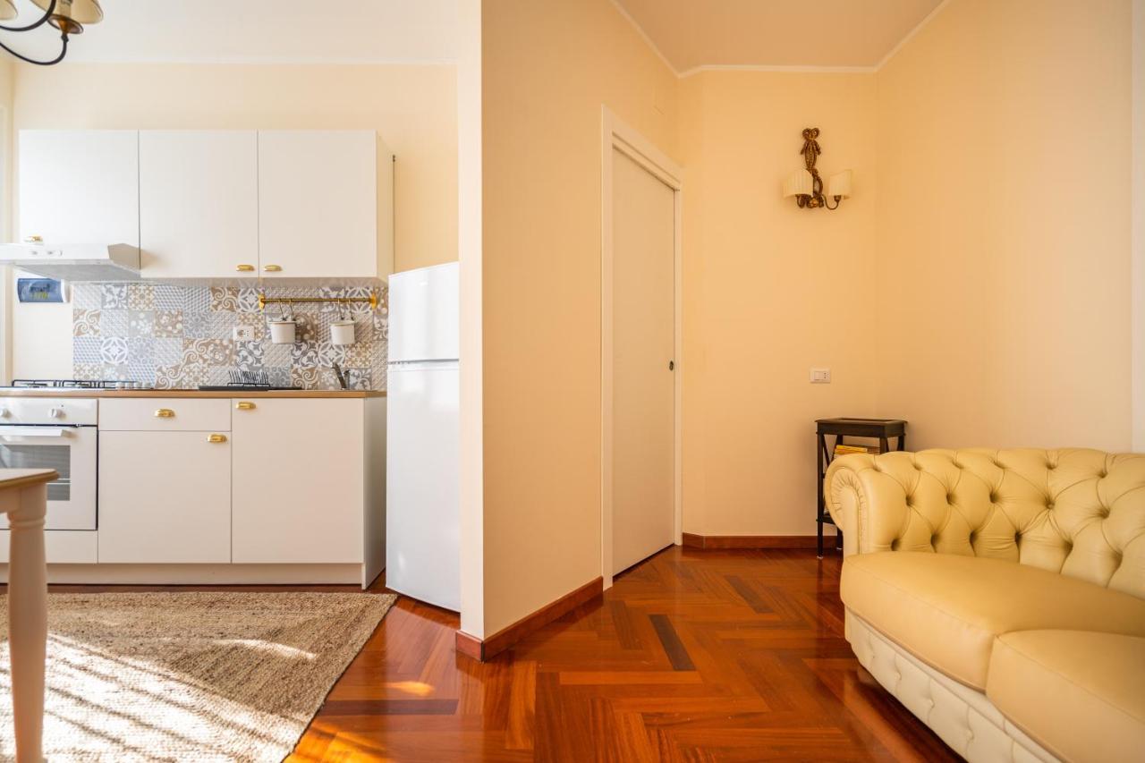 אגרופולי Musae Apartments מראה חיצוני תמונה