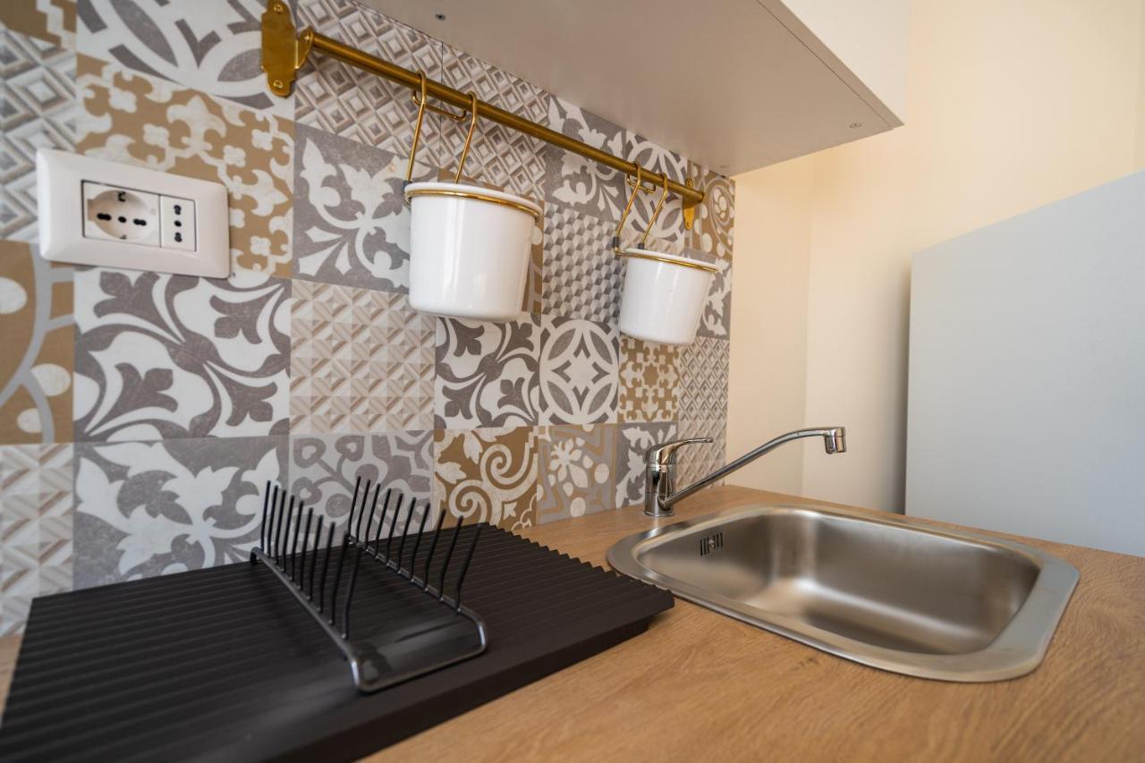 אגרופולי Musae Apartments מראה חיצוני תמונה