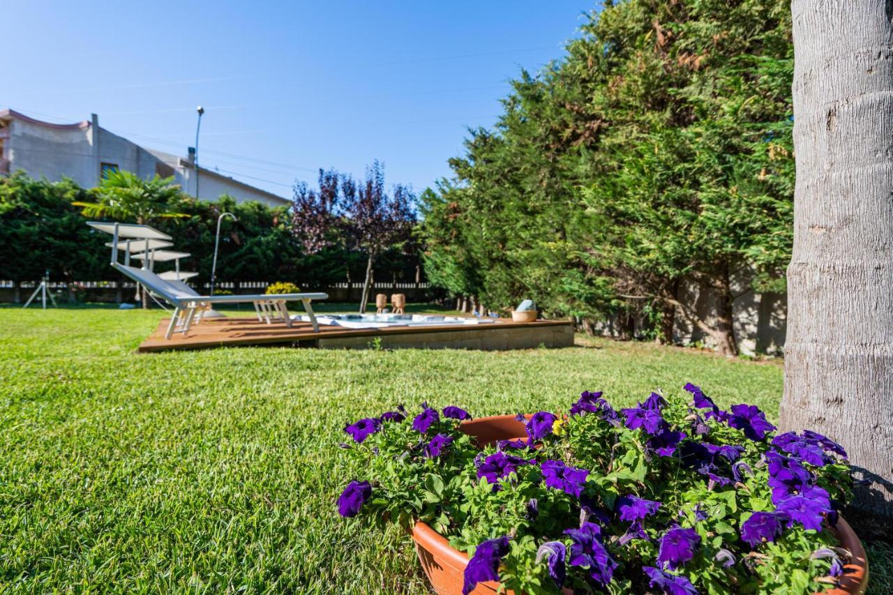 אגרופולי Musae Apartments מראה חיצוני תמונה