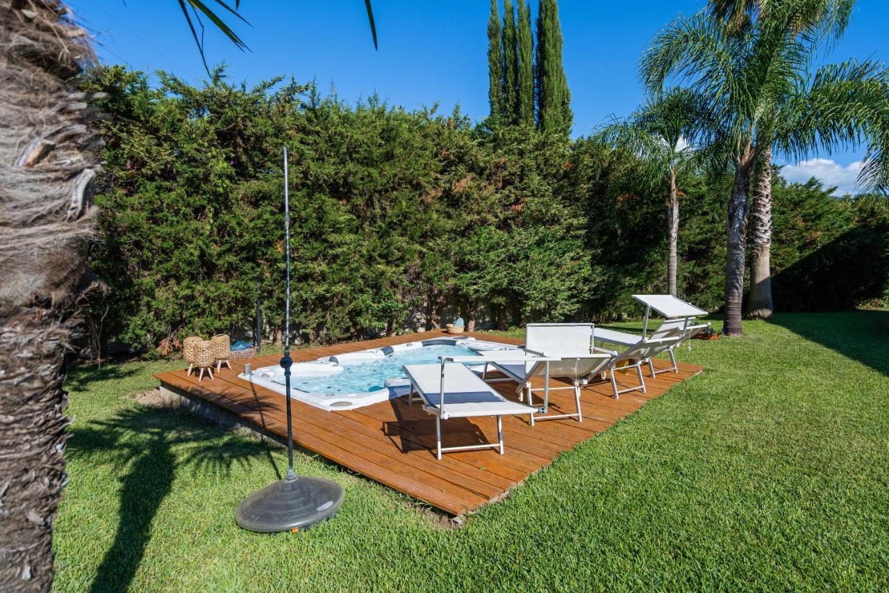 אגרופולי Musae Apartments מראה חיצוני תמונה