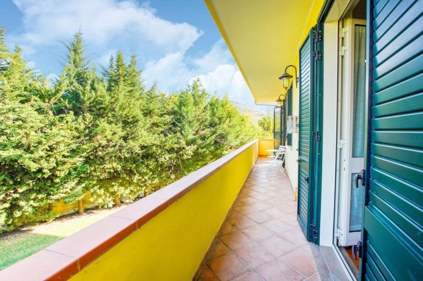 אגרופולי Musae Apartments מראה חיצוני תמונה